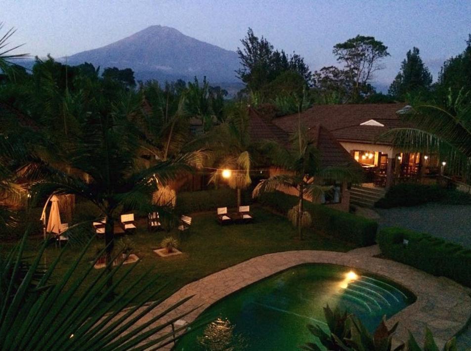 Ahadi Lodge Arusha Esterno foto